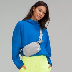 Lululemon Everywhere Belt Bag Silver Drop NWT